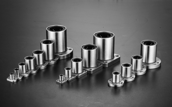 Precision LMF8UU Ronde lineaire flenslagers met PA66 zilver
